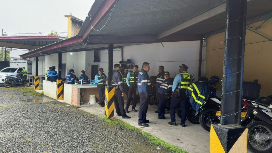 Imagen de Denuncia Ciudadana: Agentes de tránsito se declaran en asamblea permanente por fallas en más de 20 motocicletas